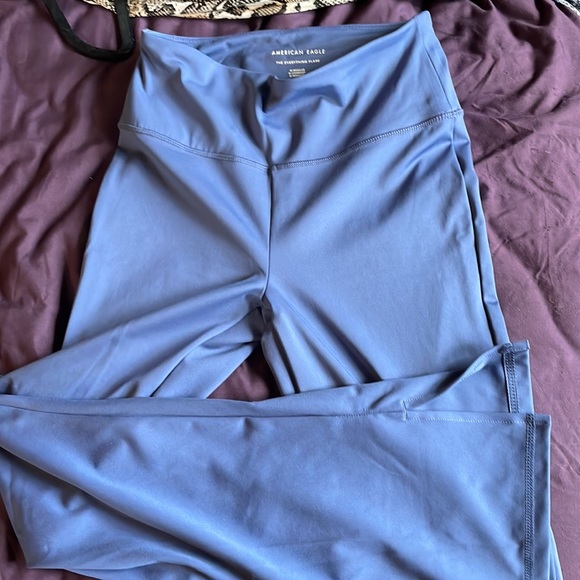 American Eagle the everything highest waist slit flare leggings - Picture 3 of 3